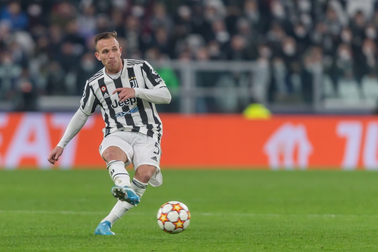 乐鱼体育登陆-阿图尔：我的愿望是留在格雷米奥，但我与尤文还有合同今夏会回去