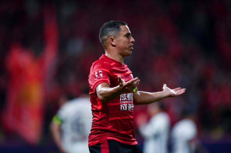 乐鱼体育登陆-无解世界波！罗慕洛角球破门，破149天球荒，媒体人集体狂赞