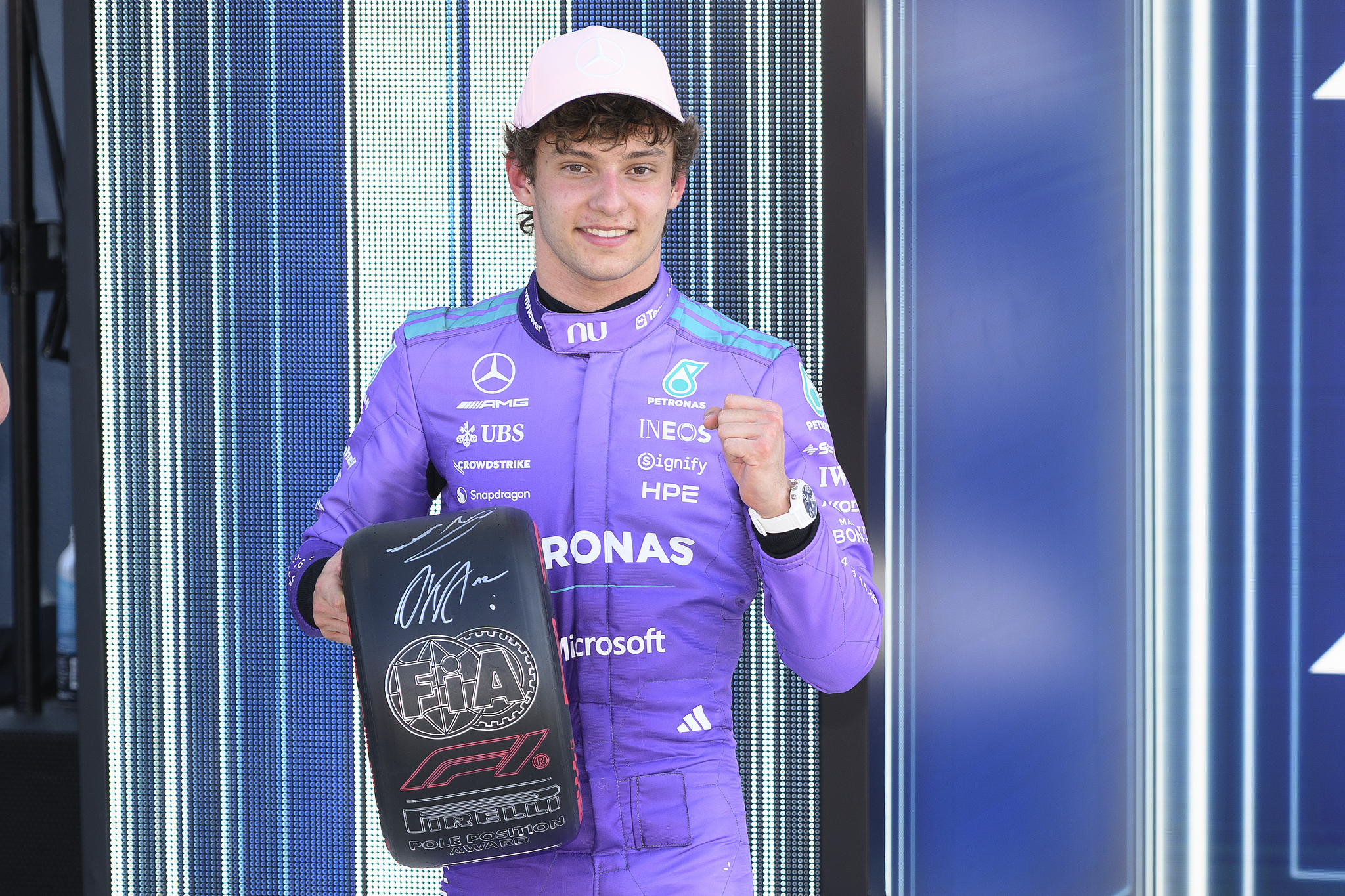 乐鱼体育游戏-F1迈阿密大奖赛排位赛：安东内利夺得杆位 实现三连杆